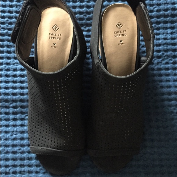 Black heels Call it Spring - Picture 2 of 5